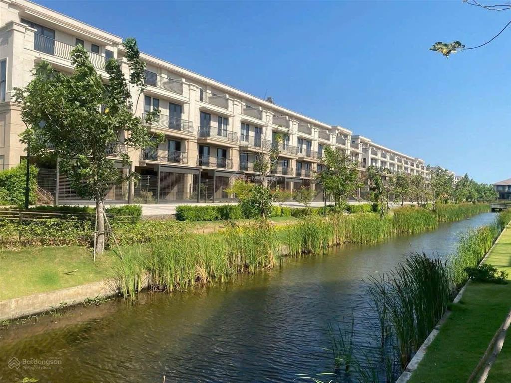 Chủ cần tiền bán gấp shophouse waterpoint 102m2 giá 5,7 tỷ,   0933 068 *** em đạt nam long