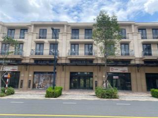 Chủ cần tiền bán gấp shophouse waterpoint 102m2 giá 5,7 tỷ,   0933 068 *** em đạt nam long