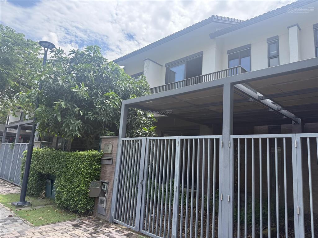 Cần tiền bán gấp nhà phố vườn 90m2 giá 3,8 tỷ, sổ hồng cầm tay, 0933 068 *** em đạt nam long