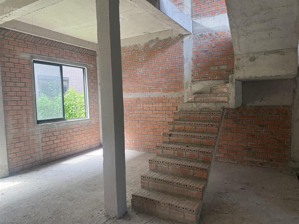 Cần tiền bán gấp nhà phố vườn 90m2 giá 3,8 tỷ, sổ hồng cầm tay, 0933 068 *** em đạt nam long