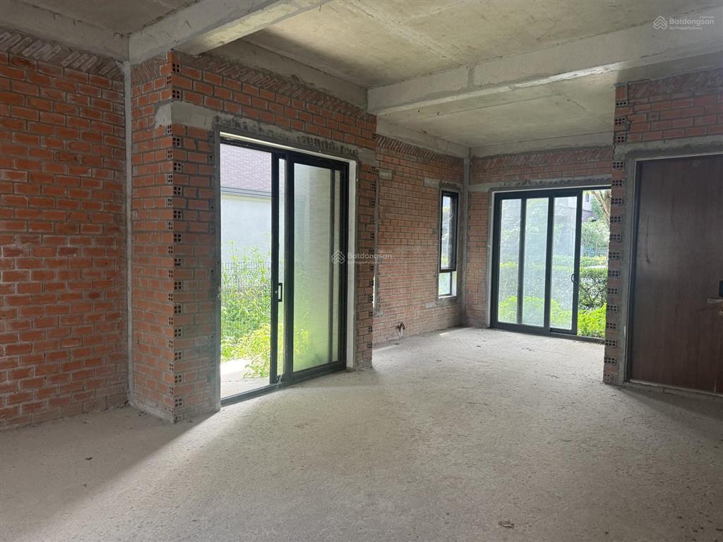 Cần bán gấp căn biệt thự song lập ngay công viên giá tốt hơn thị trường 6,2 tỷ,  0933 068 ***
