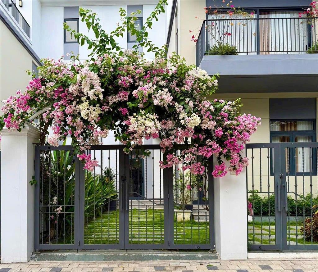 (bán lỗ 1,3 tỷ) 5.9 tỷ, kẹt tiền cần bán gấp nhà phố 6x20m aqua city