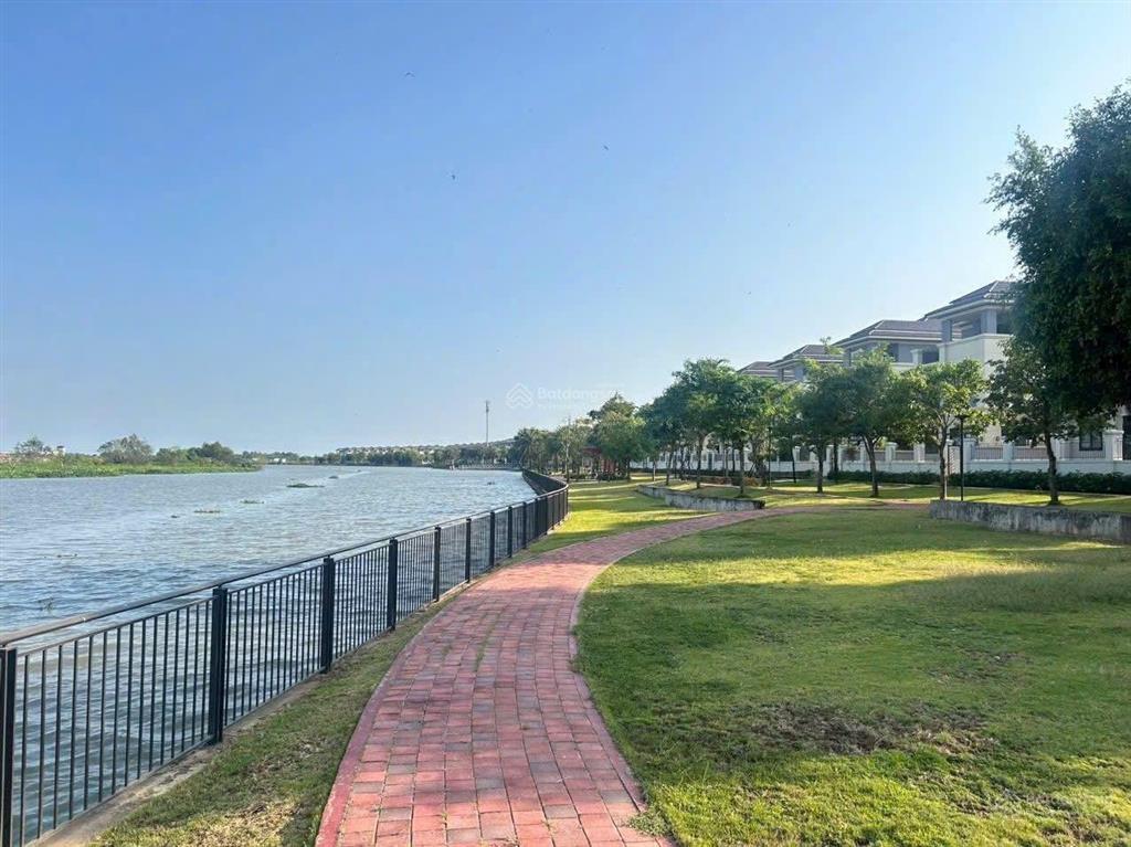 Bán nhà phố aqua city, 8 tỷ vnd, 160m2, đã nhận nhà và đang ra sổ hồng.