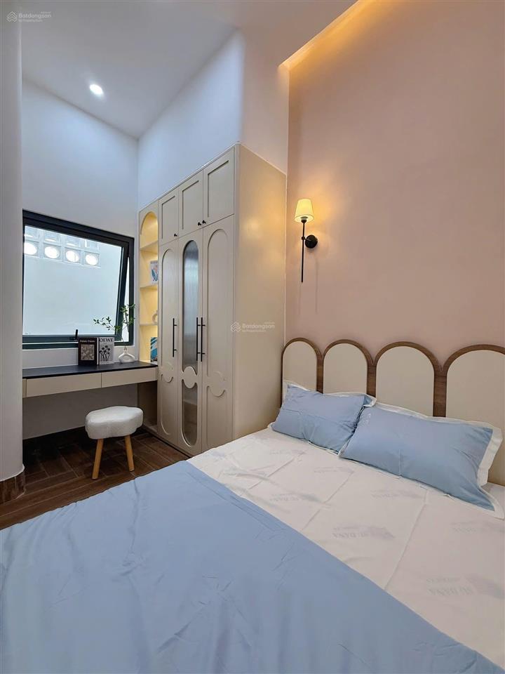 Nhà đẹp, 53m, full nội thất hải châu, kiệt thông, gần đường mà giá chỉ 4.x tỉ chừ kiếm mô ra nữa.