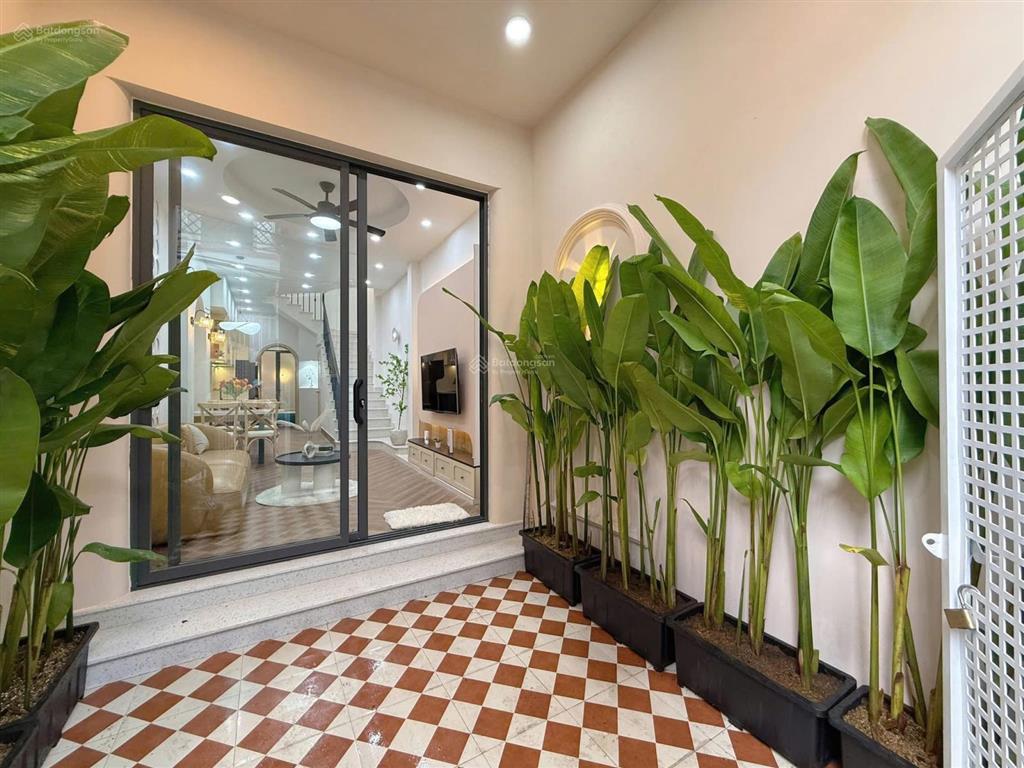 Nhà đẹp, 53m, full nội thất hải châu, kiệt thông, gần đường mà giá chỉ 4.x tỉ chừ kiếm mô ra nữa.