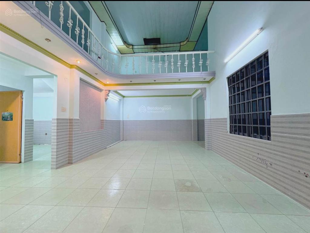 Nhà sau lưng kiệt ô tô đổ nhựa đường cách mạng tháng tám, quận cẩm lệ, đà nẵng