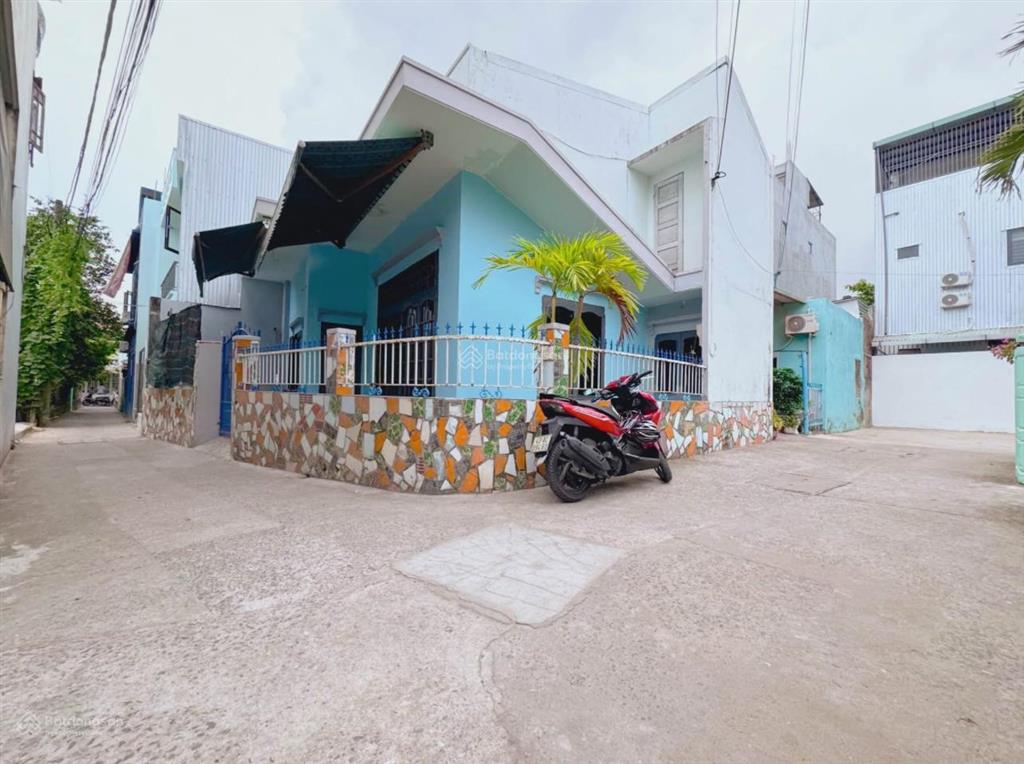 Nhà sau lưng kiệt ô tô đổ nhựa đường cách mạng tháng tám, quận cẩm lệ, đà nẵng