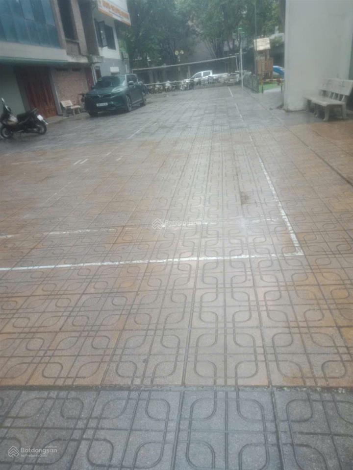 Cho thuê tầng 1 tòa chung cư đường hoàng quốc việt thông sàn 250m2 giá 40tr