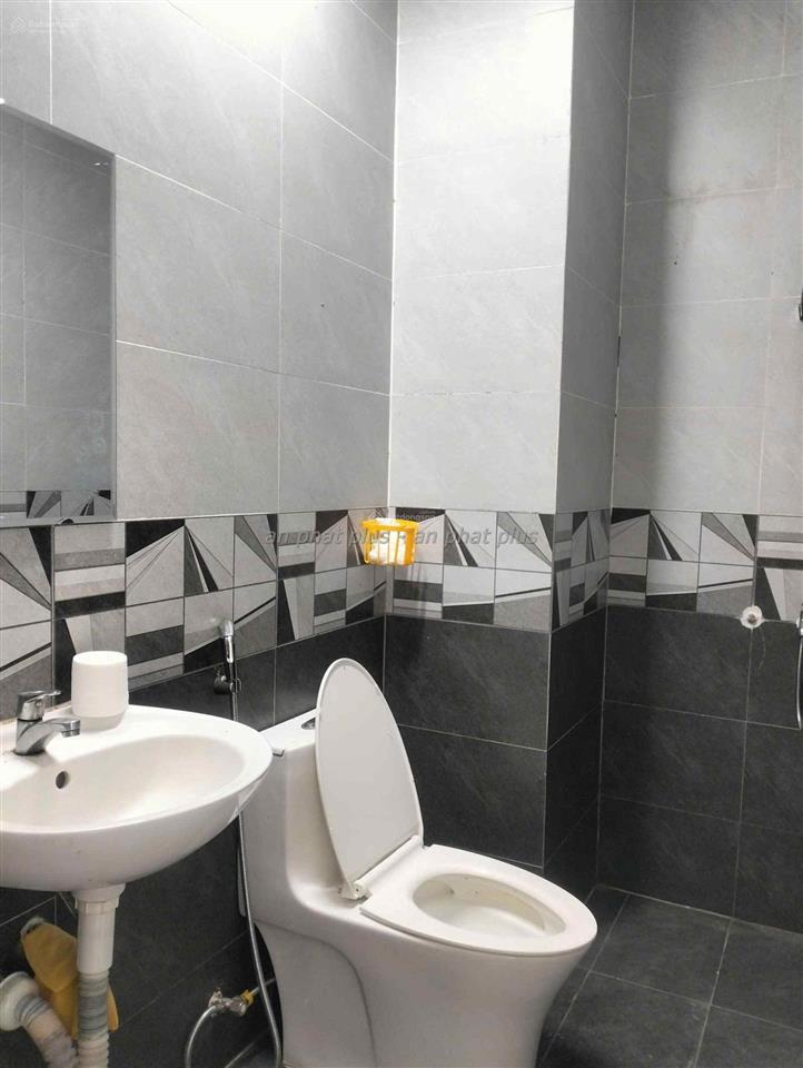 Nhà cho thuê 4 tầng mặt tiền phan đăng lưu  có thang máy