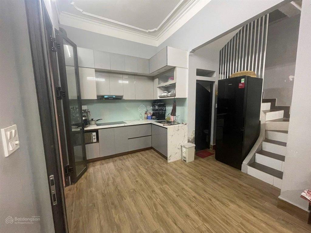 Nhỉnh 16 tỷ sở hữu nhà đẹp cạnh royal city  ngõ rộng kinh doanh  ô tô tránh mặt tiền rộng thoáng