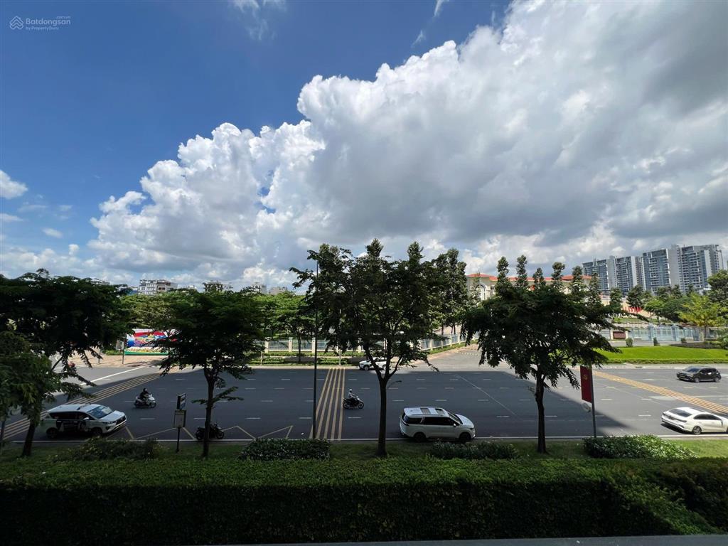 Bán căn hộ duplex vista verde căn góc 3 mặt tiền