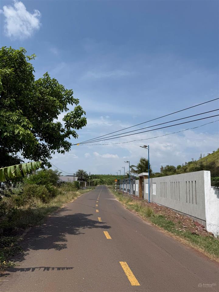 Bán đất tại đt 765, thị trấn đất đỏ, 1,8 tỷ, 216m2, pháp lý đầy đủ