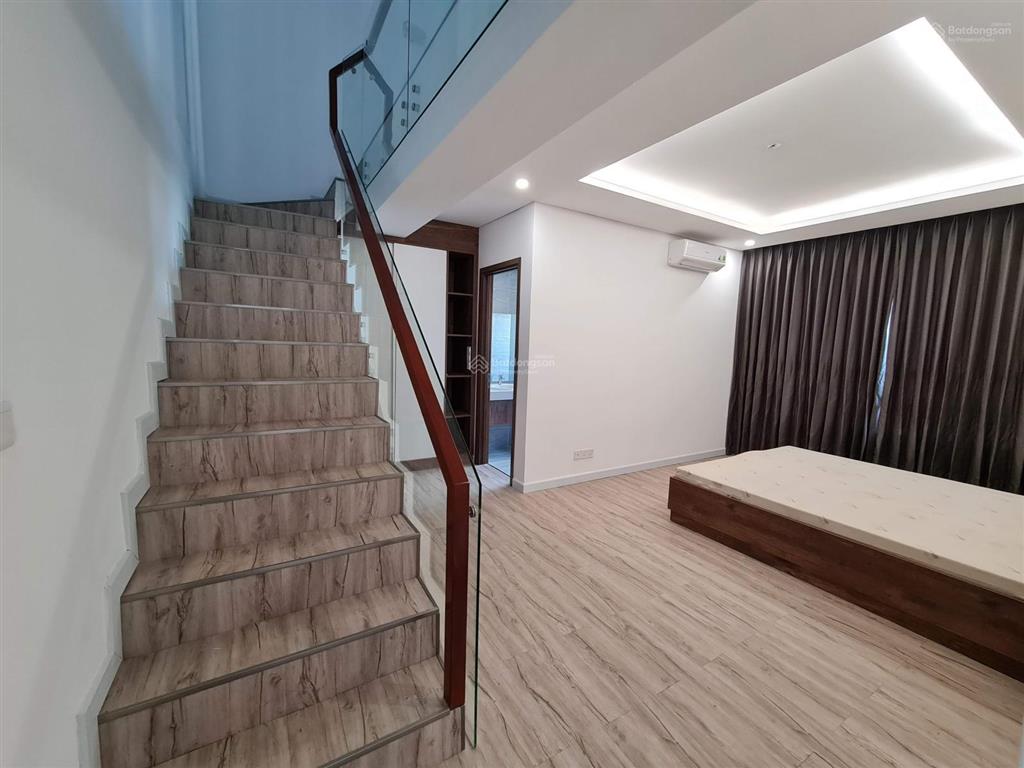 Cho thuê căn hộ duplex vista verde, 5 phòng ngủ, 80tr/tháng. 0867 979 ***