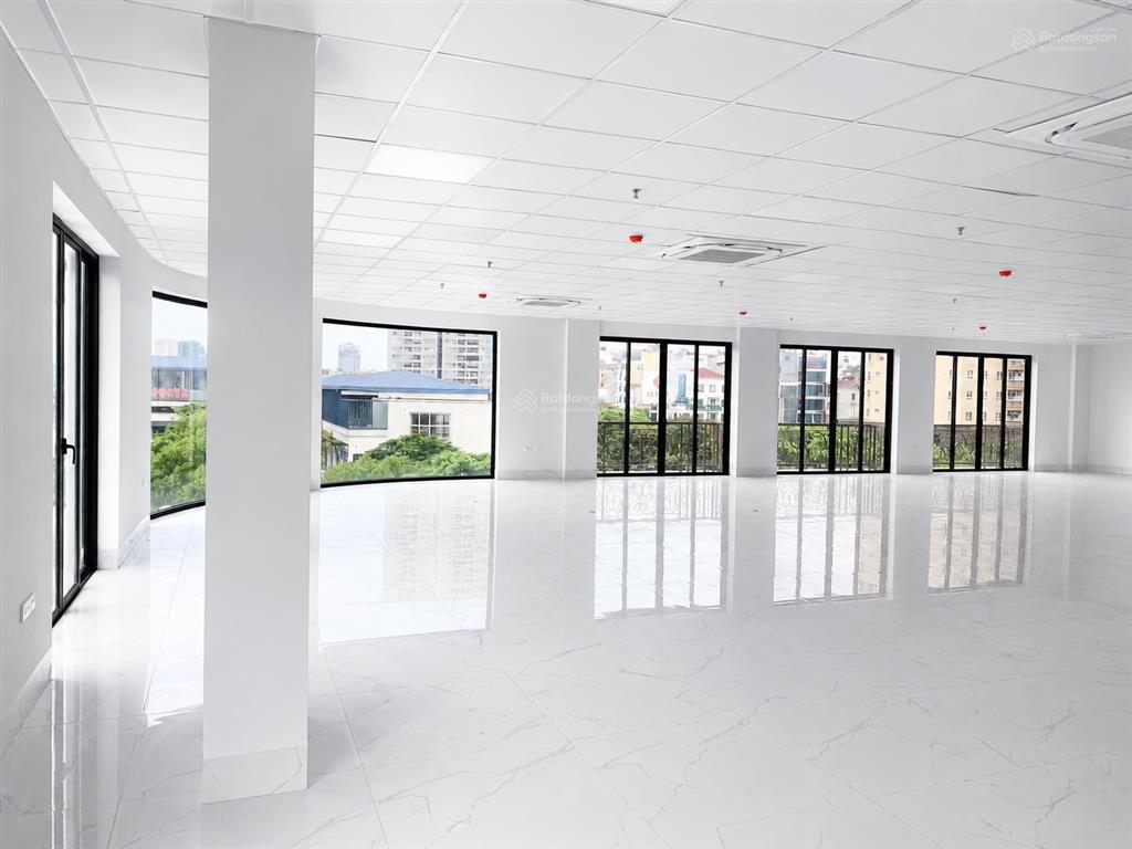Tây sơn cho thuê sàn vp 120m² mới xây 100%, mt 8m full kính, cắt lỗ chỉ 20 triệu/tháng