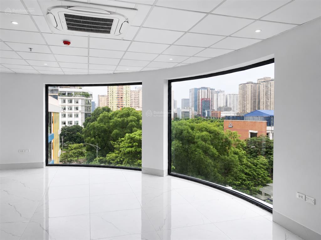 Tây sơn cho thuê sàn vp 120m² mới xây 100%, mt 8m full kính, cắt lỗ chỉ 20 triệu/tháng