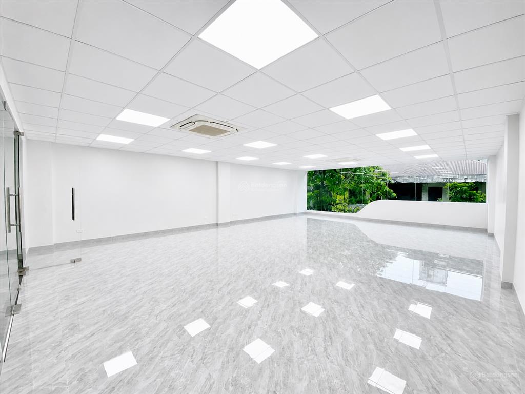 Hoàng cầu cần cho thuê gấp sàn vp 110m², mt 7m thông sàn, giá rẻ 21 triệu