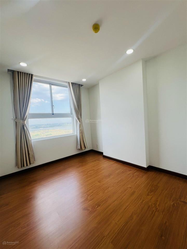 Cho thuê căn góc 2pn + 2wc view sông, chung cư samsora riverside