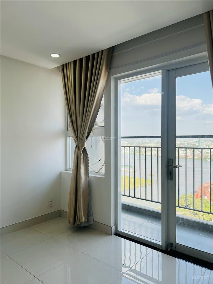 Cho thuê căn góc 2pn + 2wc view sông, chung cư samsora riverside