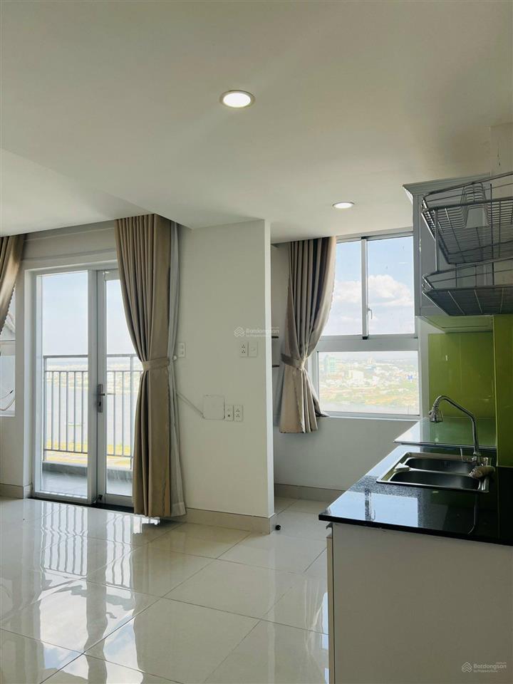 Cho thuê căn góc 2pn + 2wc view sông, chung cư samsora riverside