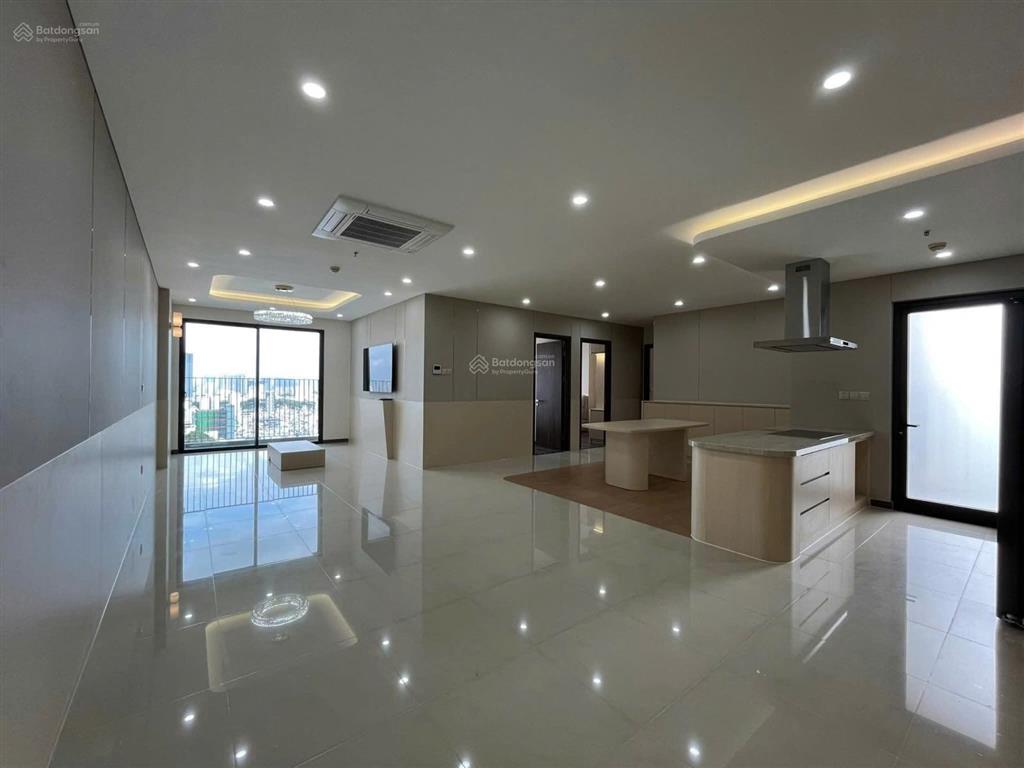 Căn 2pn, 2wc hado centrosa garden quận 10, view thành phố cực đẹp