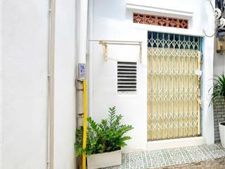 Chính chủ cho thuê nhà nhỏ nguyên căn hẻm đoàn văn bơ, quận 4 giá 6 triệu