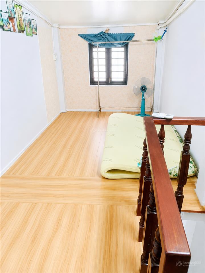 Chính chủ cho thuê nhà nhỏ nguyên căn hẻm đoàn văn bơ, quận 4 giá 6 triệu