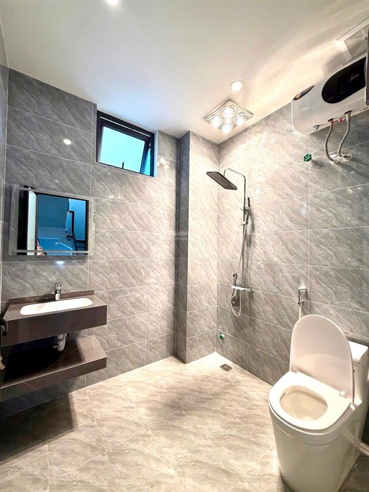 Chính chủ bán nhà trong ngõ đường 208 vân tra, an đồng, độc lập, ô tô đỗ sát nhà, sân cổng