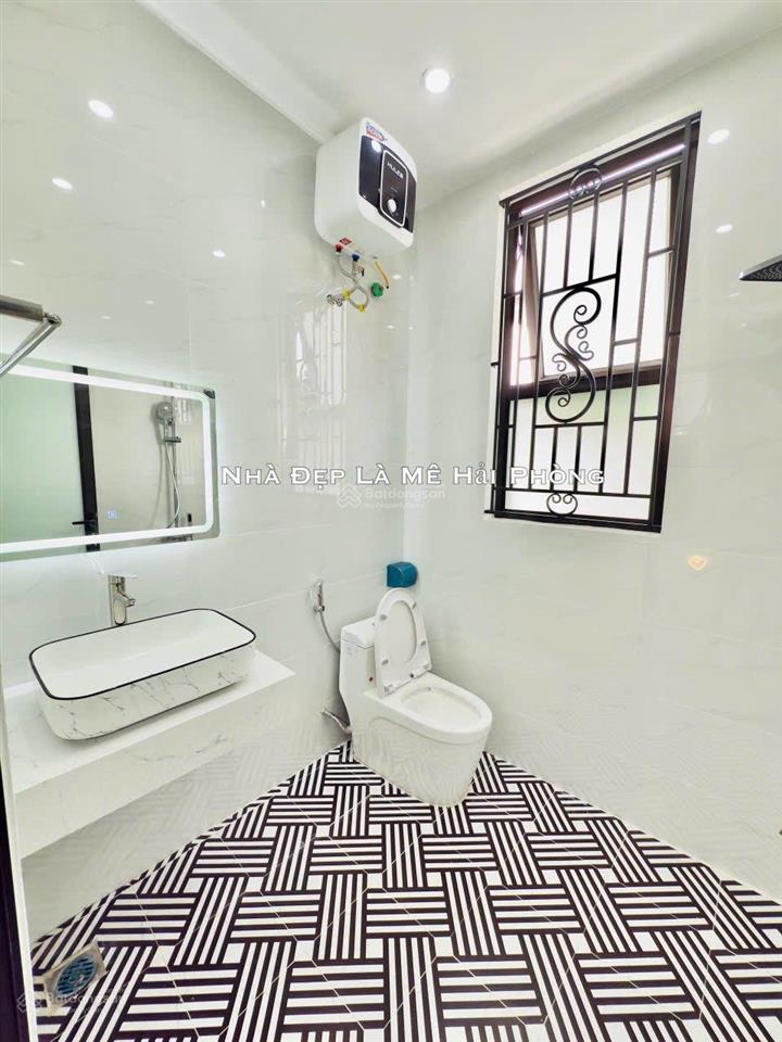 Chính chủ cần tiền hạ giá bán nhà 3 tầng độc lập, mặt ngõ kinh doanh nhỏ lẻ
