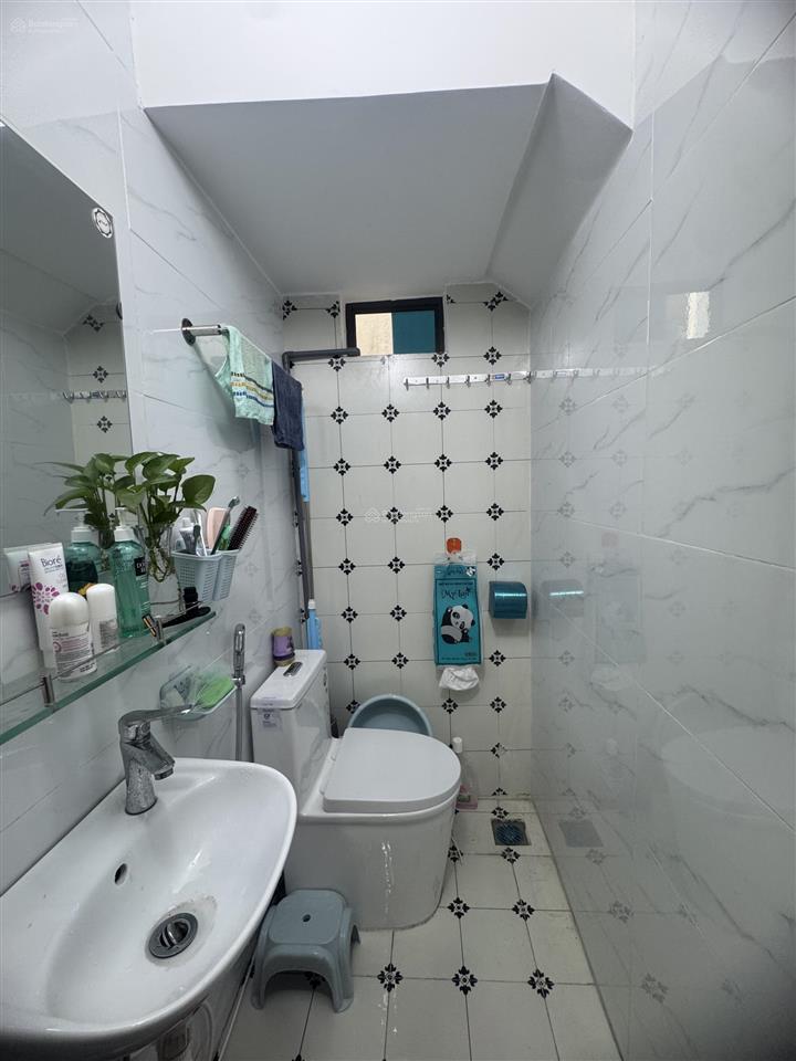 Chính chủ cần tiền hạ giá bán nhà 3 tầng độc lập, mặt ngõ kinh doanh nhỏ lẻ