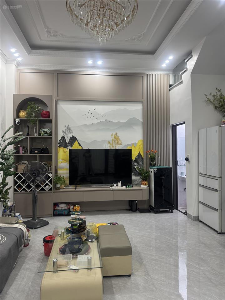 Chính chủ cần tiền hạ giá bán nhà 3 tầng độc lập, mặt ngõ kinh doanh nhỏ lẻ