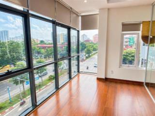 Văn phòng view phố cực đẹp kính full 55m2 phố hoàng quốc việt , cầu giấy giá rất rẻ.