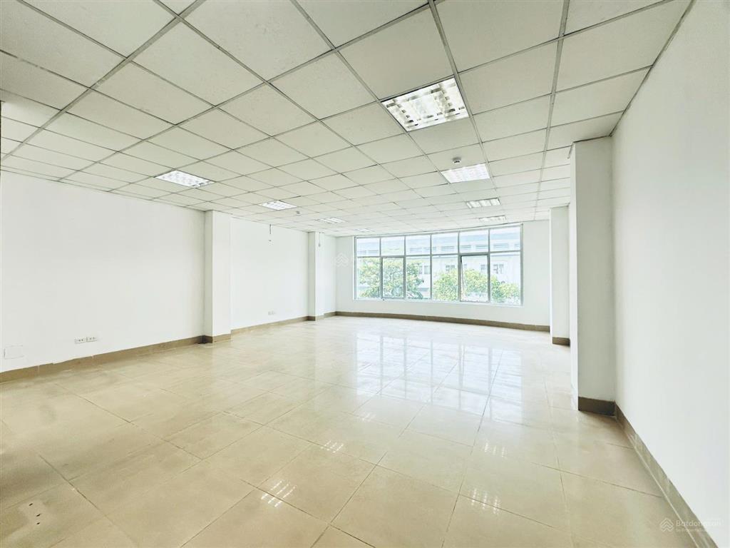 Cho thuê văn phòng 75m2 siêu đẹp trần cao 3m tại phố thọ tháp, cầu giấy.