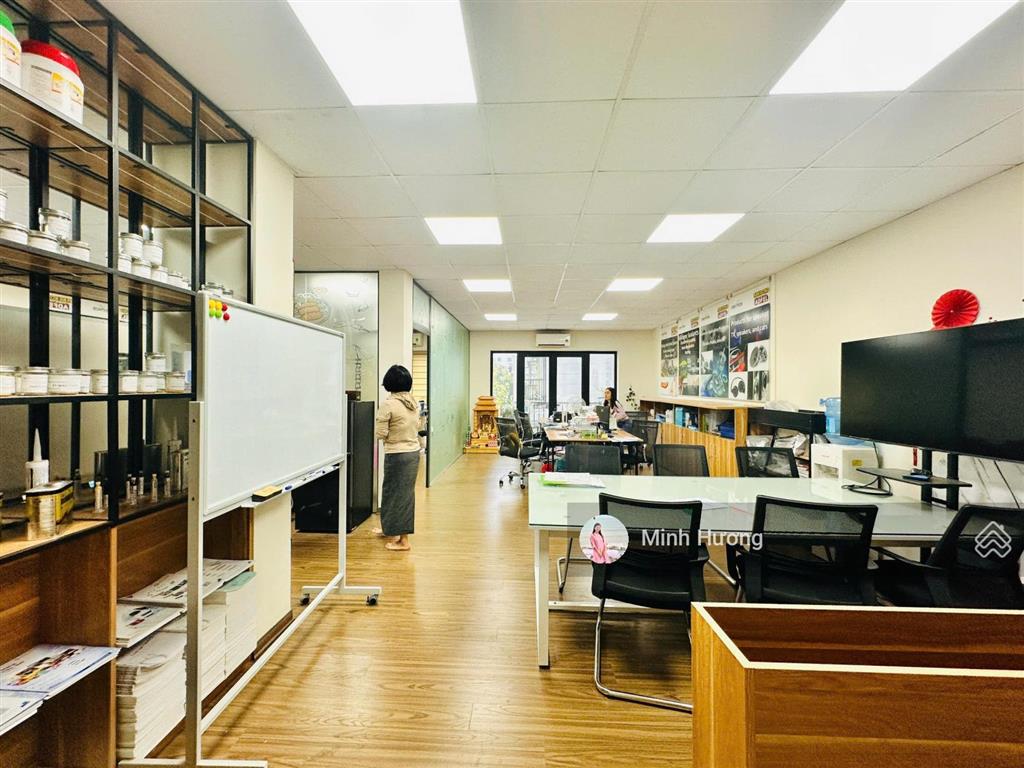 Cho thuê văn phòng 100m2 giá 20 triệu tại phố dịch vọng hậu, cầu giấy