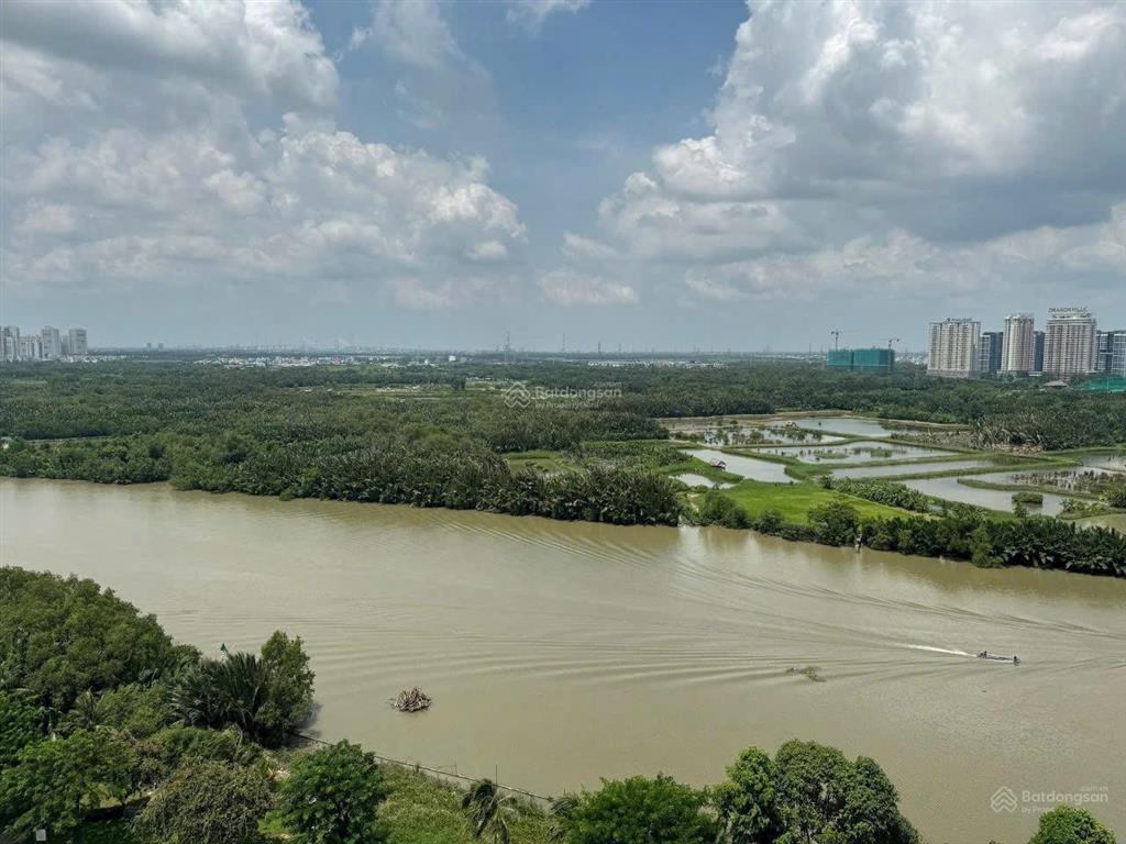 Đáo hạn ngân hàng cần bán rẻ căn panorama ban công phòng khách giá 18,3 tỷ view sông.  0919 331 ***