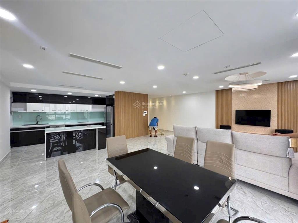 Bán rẻ căn hộ happy valley phú mỹ hưng 100 m².  0919 331 *** em phương