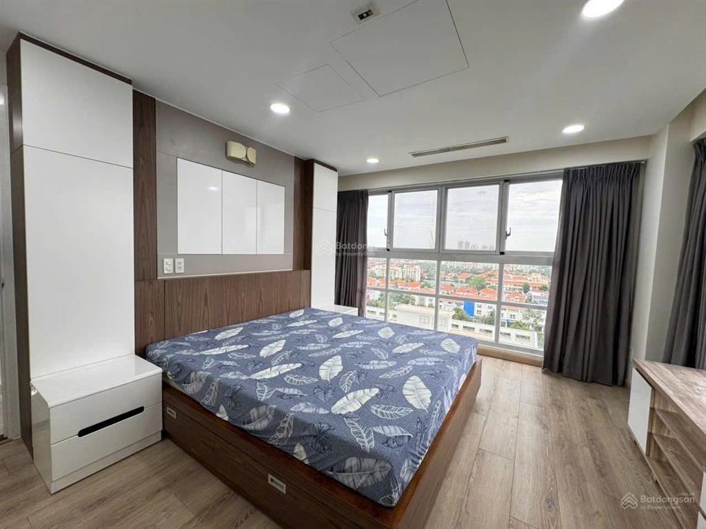 Bán rẻ căn hộ happy valley phú mỹ hưng 100 m².  0919 331 *** em phương