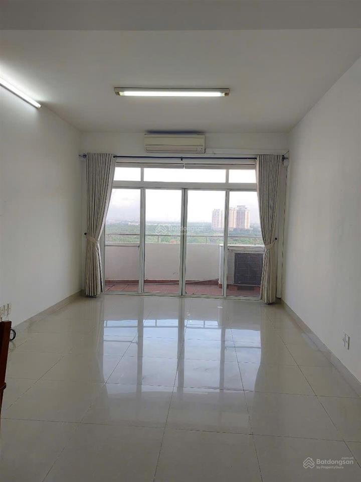 Cần cho thuê căn hộ 3pn không nội thất giá 20 triệu/ tháng khu cảnh đồi pmh.  0919 331 ***