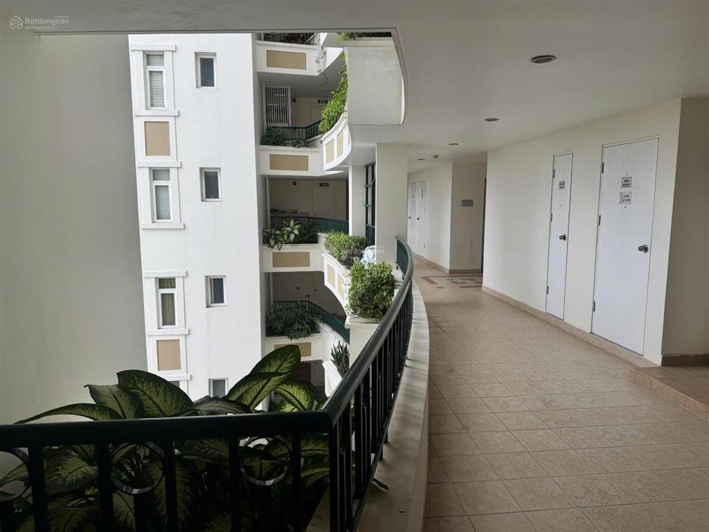 Cần bán chung cư cảnh viên 1 view mát lầu cao không bị nắng chiều.  0919 331 *** anh phương