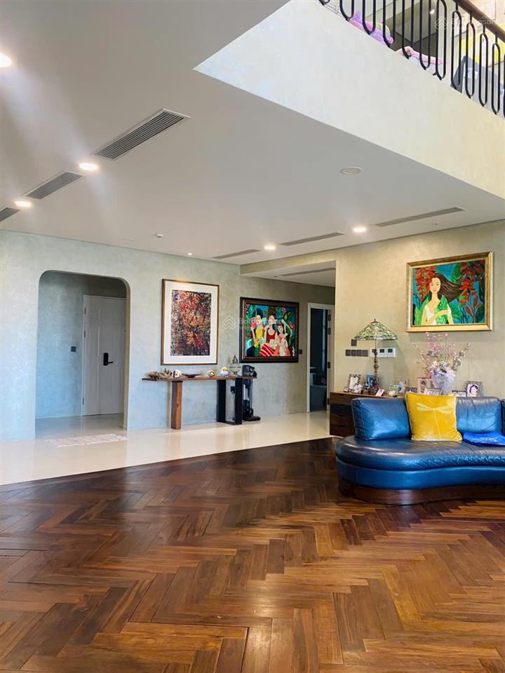 Cần bán penthouse panorama  phú mỹ hưng.  0919 331 *** em phương