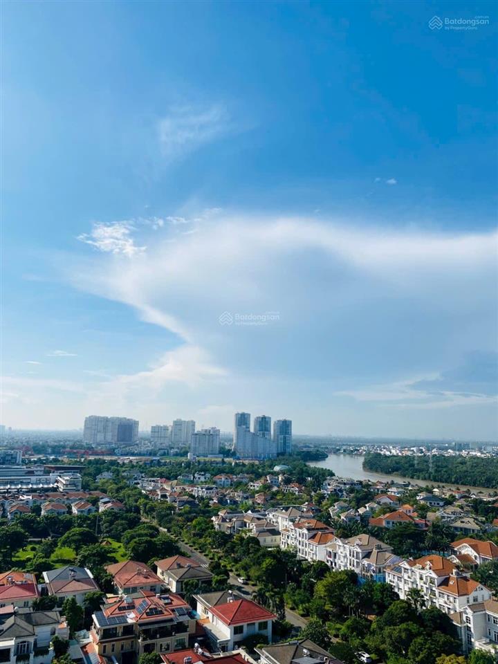 Cần bán penthouse panorama  phú mỹ hưng.  0919 331 *** em phương