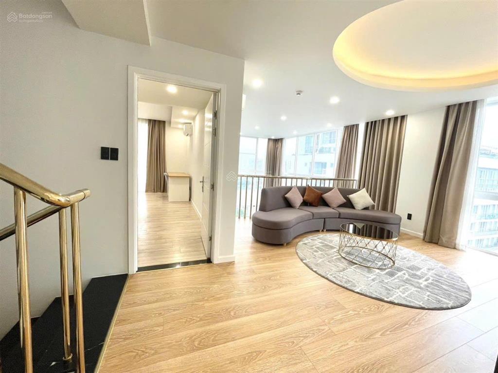 Hàng hiếm bán  penthouse riverpark khu vực sầm uất trung tâm phú mỹ hưng.  0919 331 ***