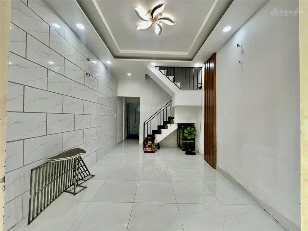 Nhà 2 lầu vị trí đẹp hẻm thẳng 20m tới nhà khu trung tâm quận8