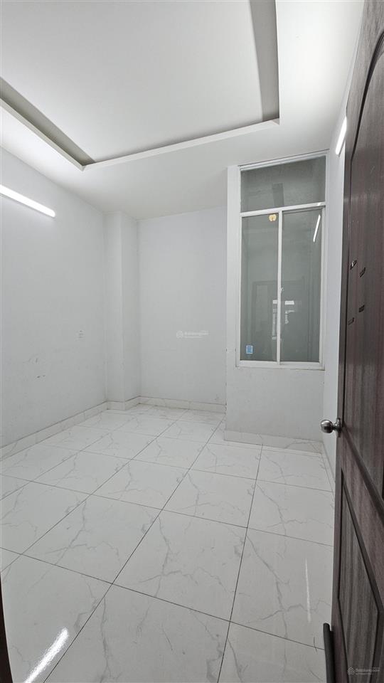 Nhà 3 lầu đúc hẻm xe hơi khu cao tầng đồng bộ an ninh