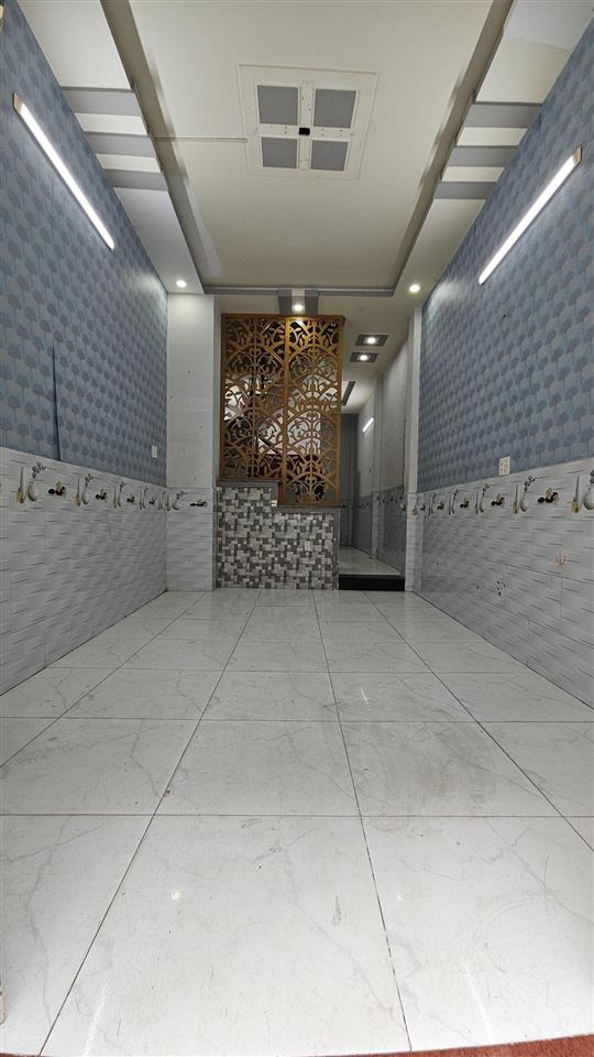 Nhà 3 lầu đúc hẻm xe hơi khu cao tầng đồng bộ an ninh