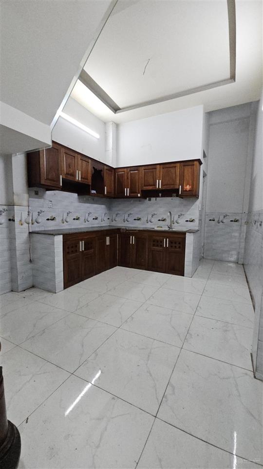 Nhà 3 lầu đúc hẻm xe hơi khu cao tầng đồng bộ an ninh