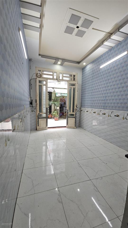 Nhà 3 lầu đúc hẻm xe hơi khu cao tầng đồng bộ an ninh