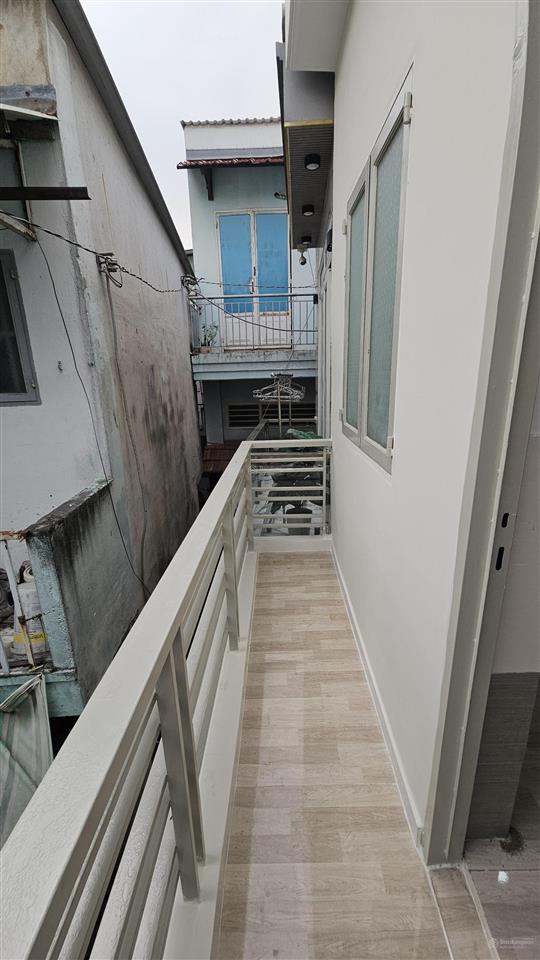 Nhà 2 lầu vị trí trung tâm hẻm thông thoáng