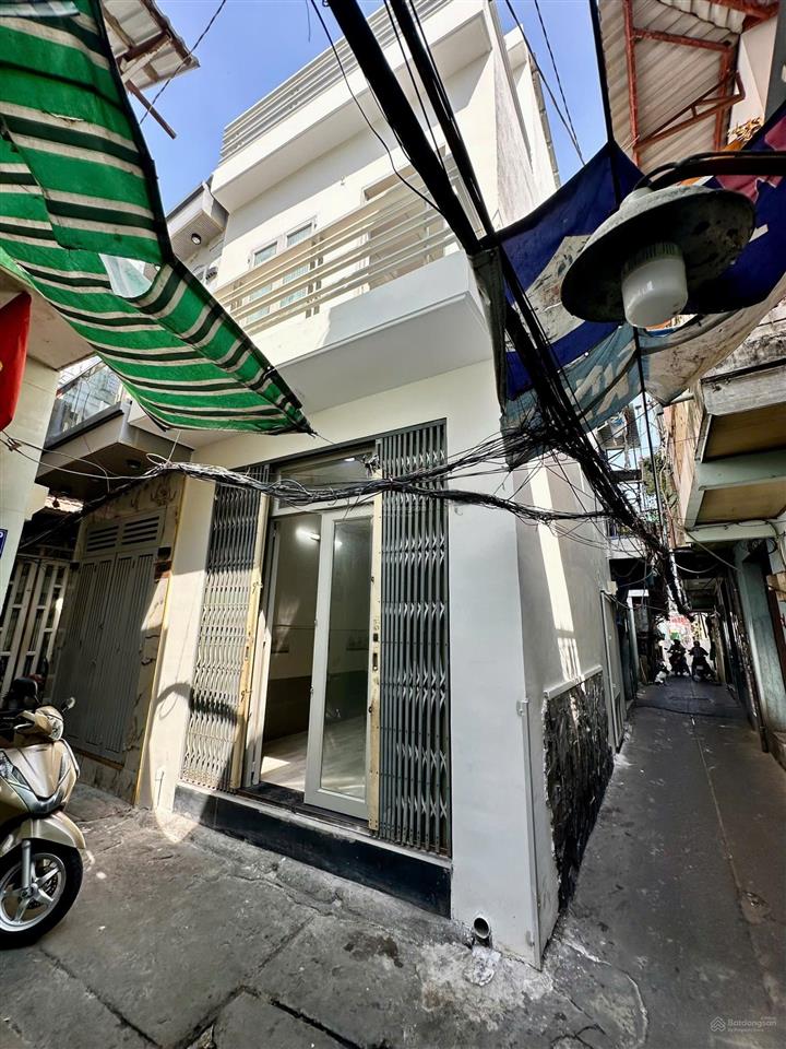 Nhà 2 lầu vị trí trung tâm hẻm thông thoáng