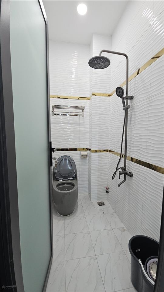 Nhà đẹp xem là thích hẻm 1 xẹc thông thoáng bình đông p15 quận 8