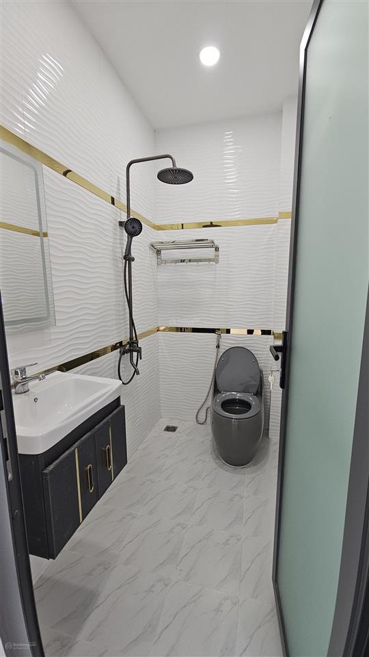 Nhà đẹp xem là thích hẻm 1 xẹc thông thoáng bình đông p15 quận 8